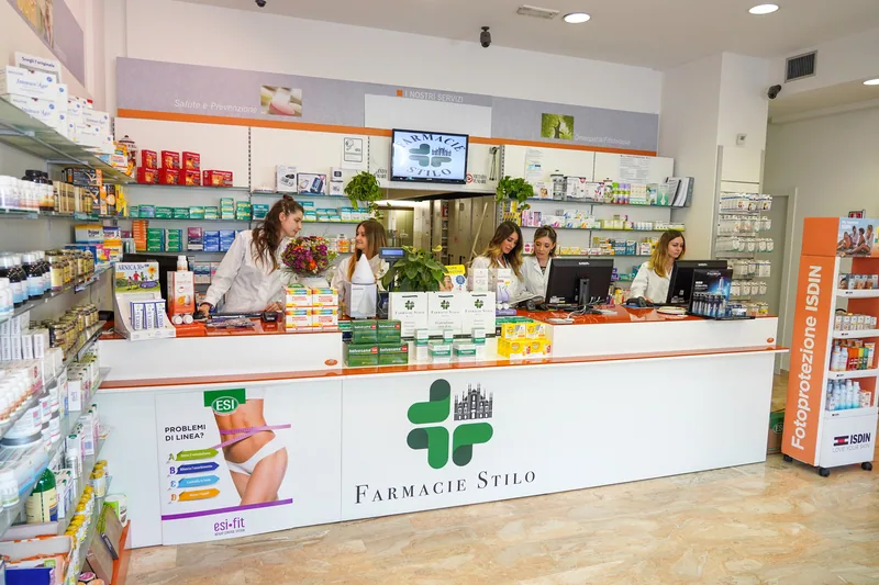 Ingresso o ambiente di Farmacia Canossa