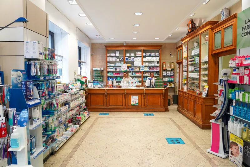 Ingresso o ambiente di Farmacia Ravizza