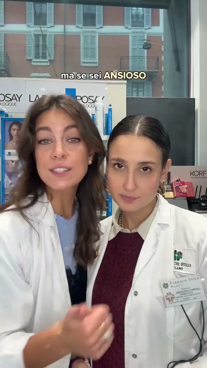 Due farmaciste Stilo durante un contenuto informativo